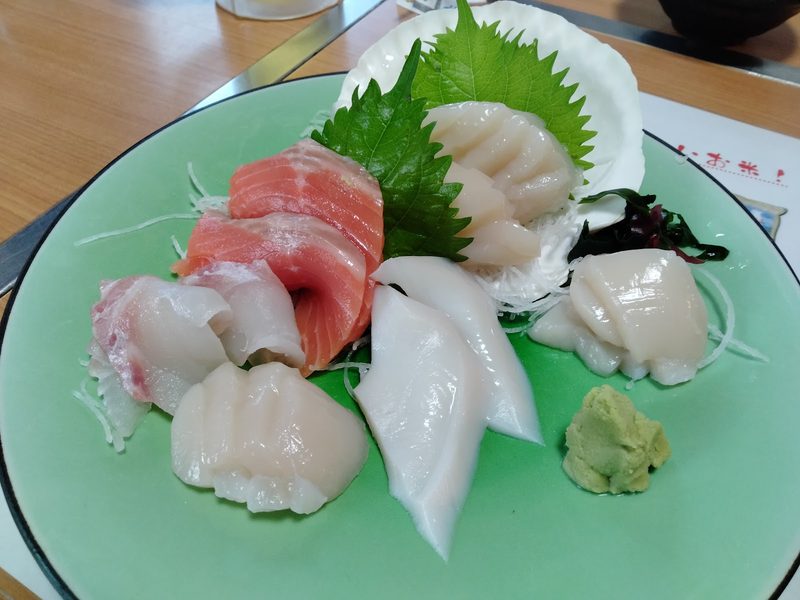 まぐろ、帆立、いか、白身魚の刺身